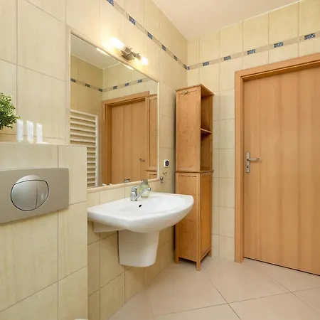 Spacerowa Cozy With Balcony In By Renters 科沃布热格