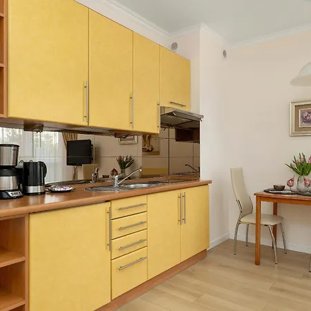Spacerowa Cozy With Balcony In By Renters 코워브제크